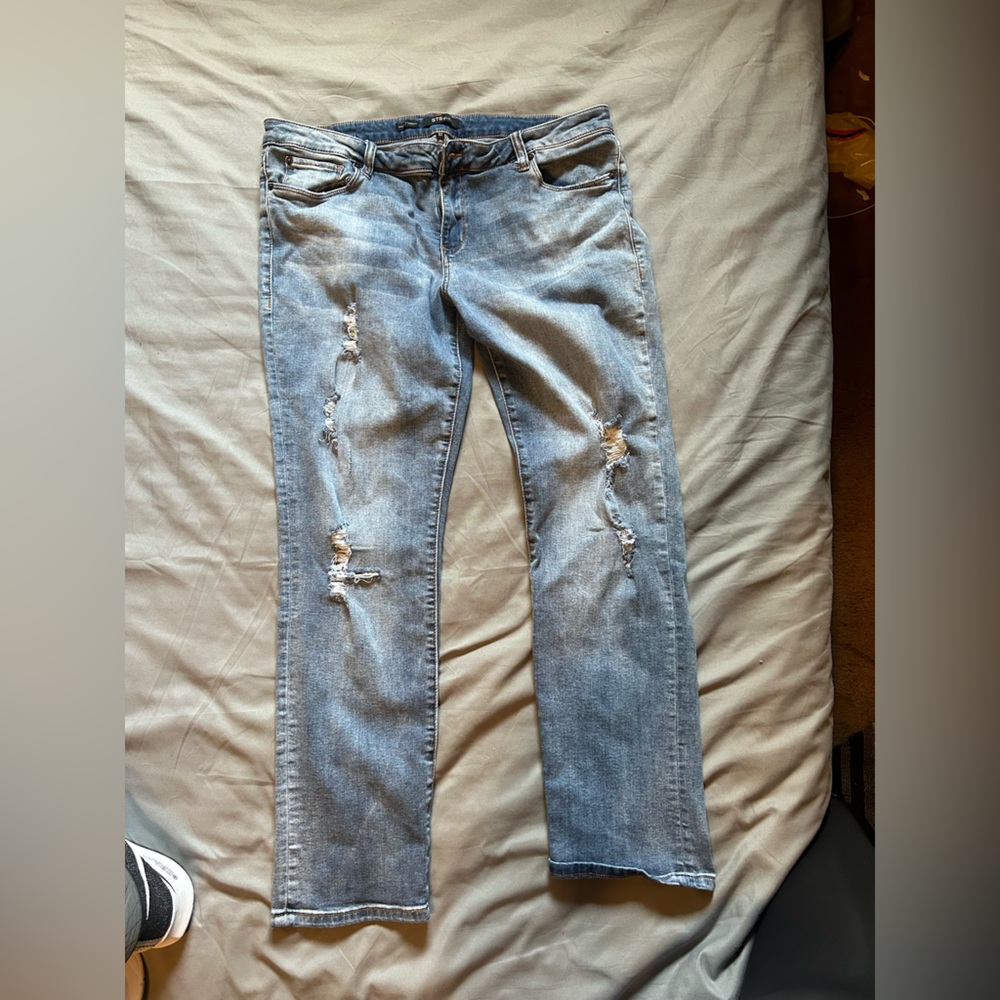 STS Blue Jeans Modern Tomboy Style. Size 32 Women straight leg.